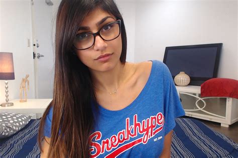 Jan 7, 2015 · 01/07/15 AT 2:26 PM EST. The uproar around Lebanese porn star Mia Khalifa has divided Arab feminists. Reuters. Lebanese-born porn star Mia Khalifa ignited a firestorm of controversy this week ... 